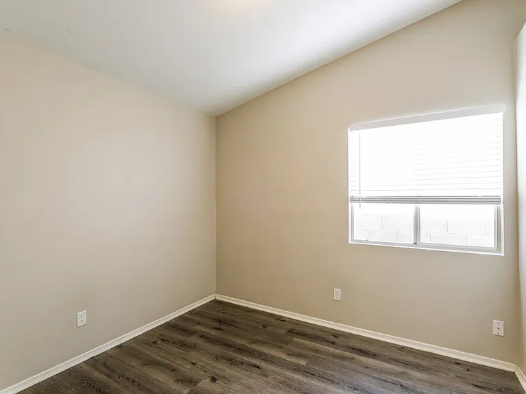 16183 W Buchanan St — Photo 14