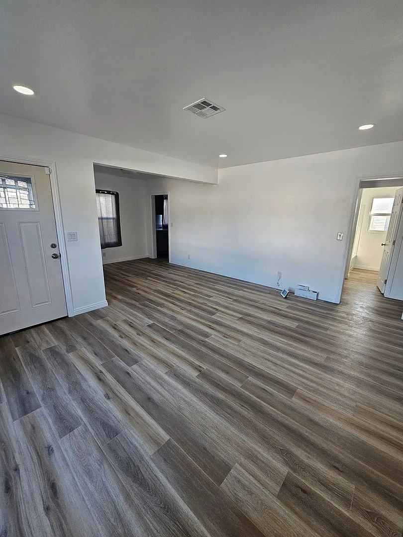 Charming 3BR House in Lynwood — Photo 4