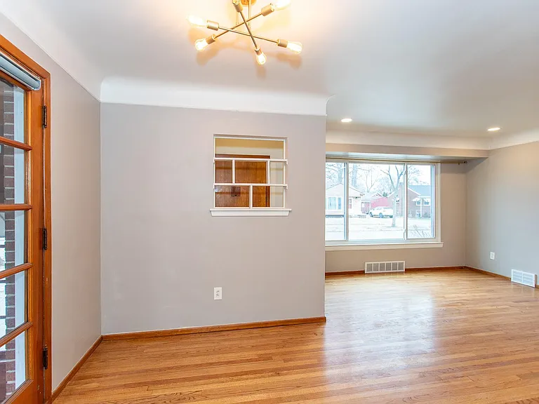 8501 Northfield Blvd — Photo 10