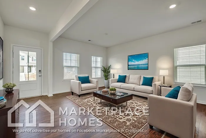 4 bed, 2.5 bath, 2806 sqft, $2,295 — Photo 4