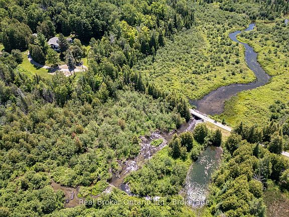 2nd image of 982 Porter Rd