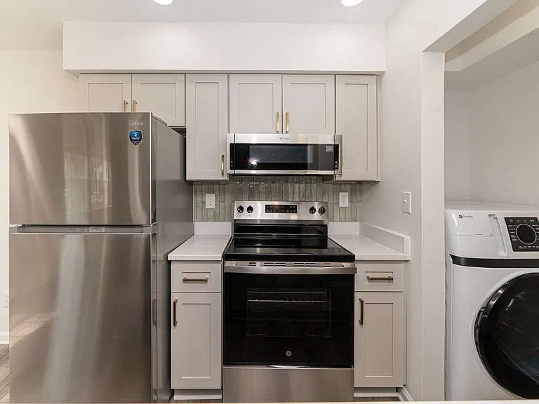Meadow Brook Terrace — Photo 27