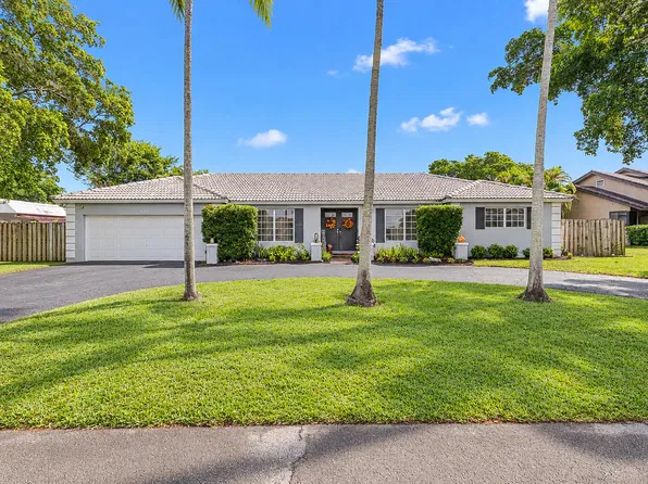 560 S LAKE DASHA Drive, Plantation, FL 33324