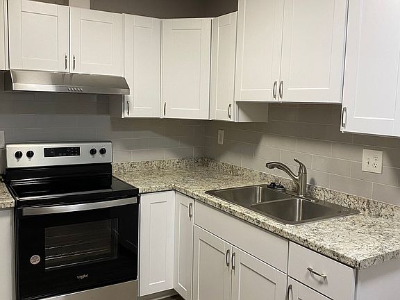 3rd image of 310 E Washington Ave APT 4