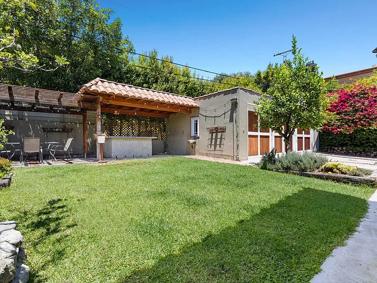 4725 Ambrose Ave — Photo 36