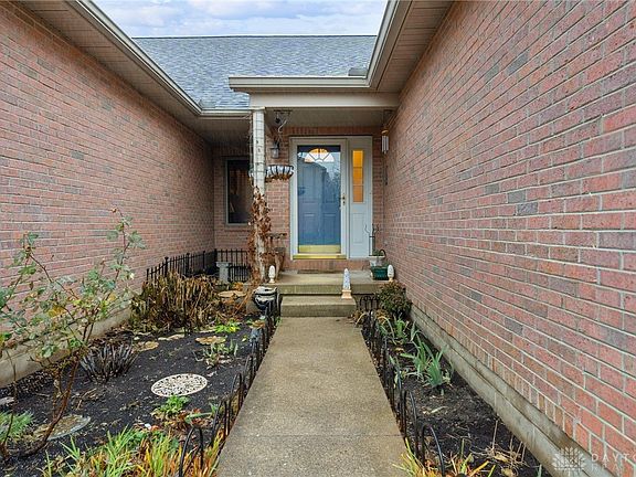 2nd image of 332 Leyland Park Dr