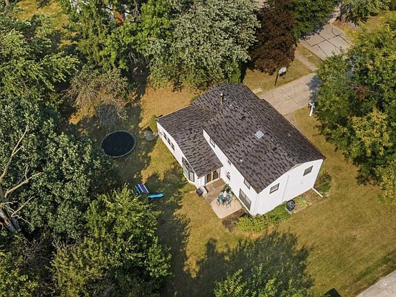 2nd image of 2930 Old Orchard Rd