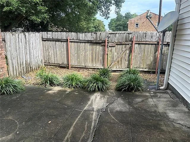 300 Coral Ave #B — Photo 8