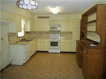 5th image of 16708 E Cogan Dr