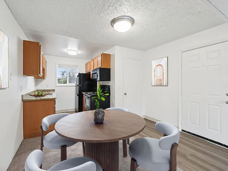 Heather Ridge Apartments — Photo 44