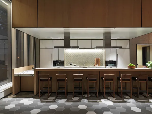 252 South Street image 7 of 12