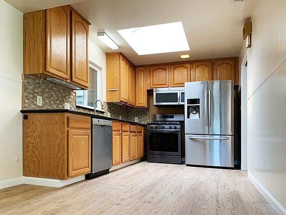 4th image of 3407 Flora Vista Ave