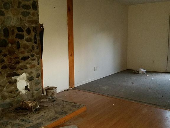 4th image of 157 Pinecrest Dr