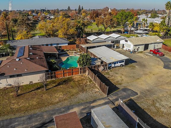 3rd image of 5025 El Paraiso Ave