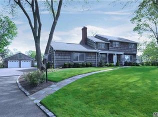 56 Griffing Ave, Amityville, NY 11701