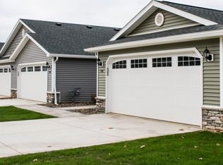 8860 Tangra Dr, Fort Wayne, IN 46825