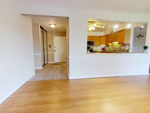 5th image of 2424 E Oakton St APT 3K