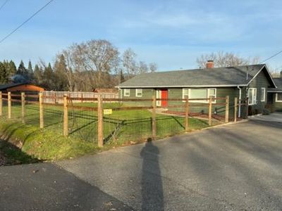 771 Schroeder Ln, Grants Pass, OR, 97527