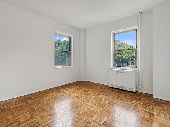 3rd image of 1 Fordham Hill Oval APT 1E
