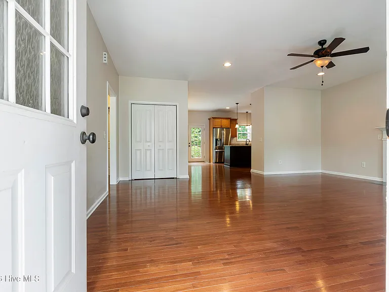 1350 Monticello Dr — Photo 5