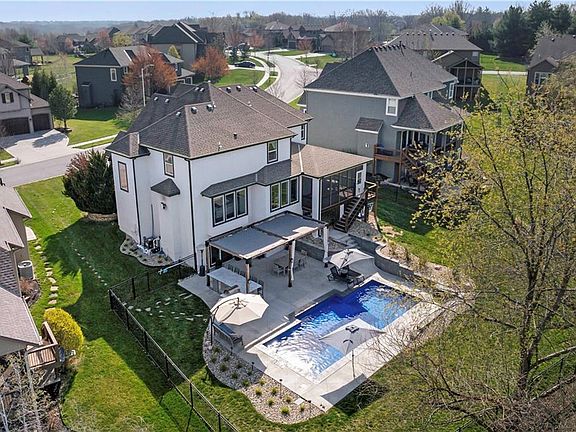 3rd image of 16864 Bluejacket St
