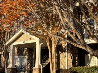 300 Vista Lake Dr APT 205, Candler, NC 28715