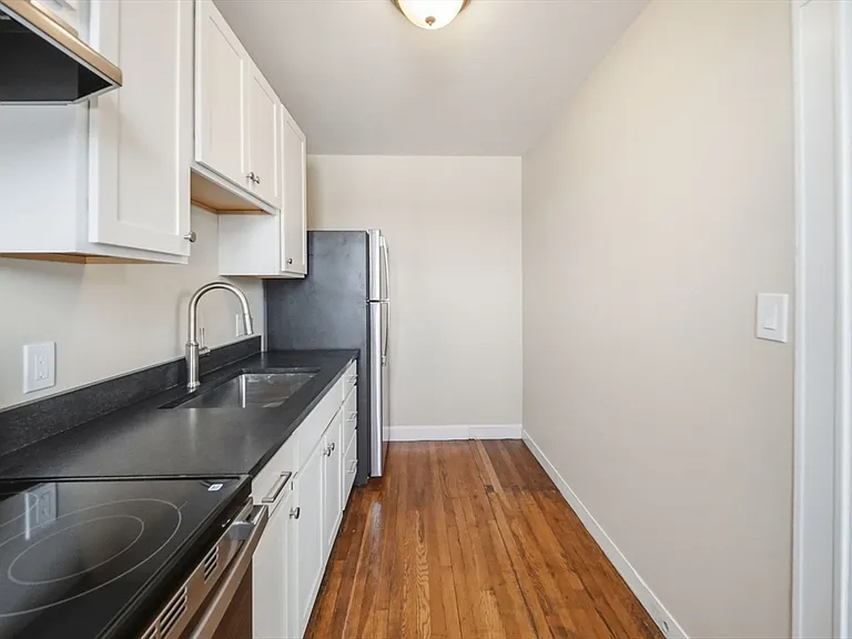 41 Richardson Ave #2 — Photo 5