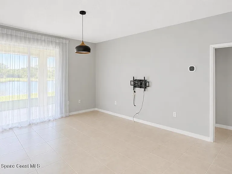 781 Glen Abbey Way — Photo 11
