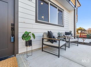 1433 N Bluffs Ridge Ln, Boise, ID 83704