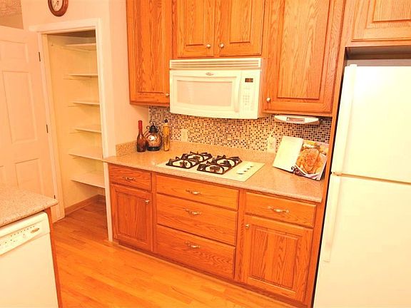 EXTRA STORAGE IN PANTRY AND CABINETS