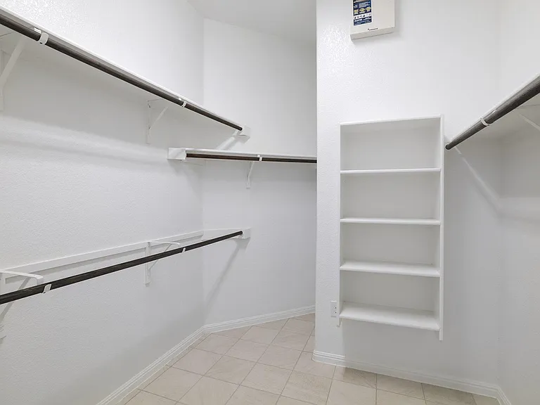 724 Kingston Pl — Photo 17