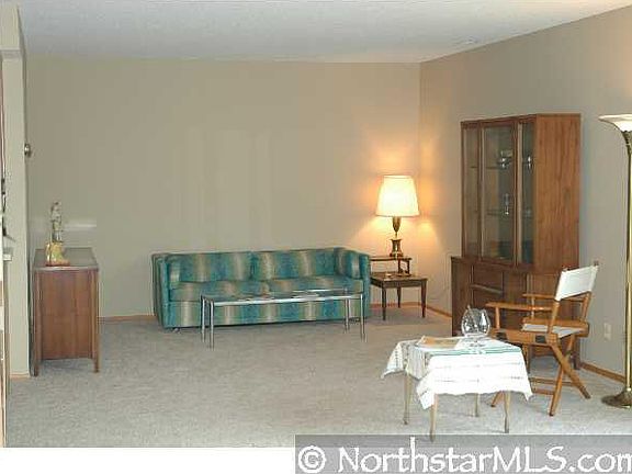 3rd image of 232 Franklin Avenue W