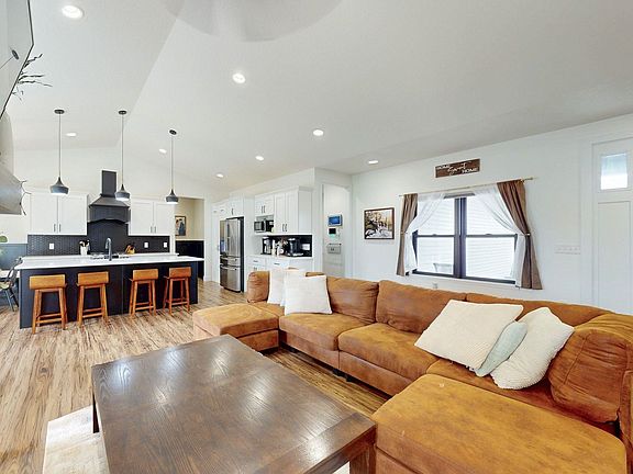 5th image of 2303 Prairie Ln