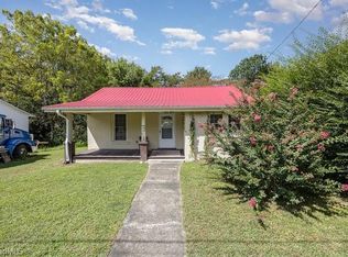 110 Tremont St, Thomasville, NC 27360