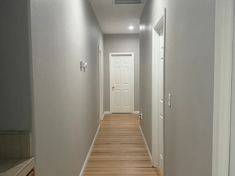 1160 Hamlin Way — Photo 5
