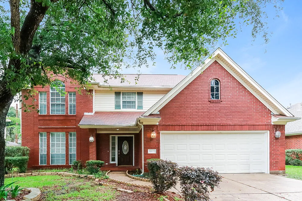 4 bed, 2.5 bath, 2348 sqft, $2,275 — Photo 1