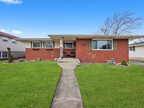 2nd image of 19404 Wildwood Ave