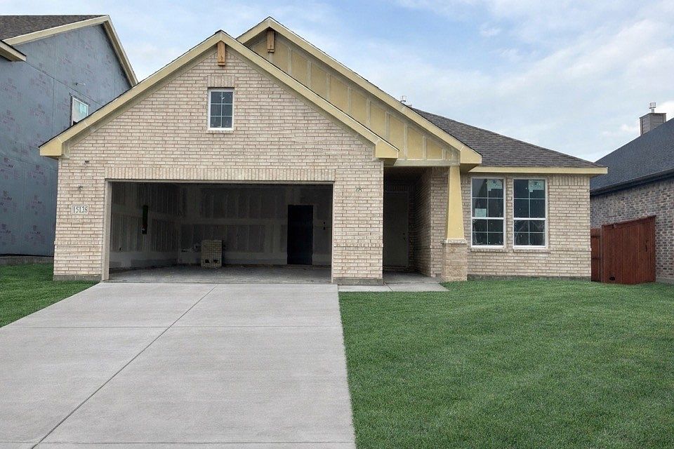 1st image of 15128 Green Bluff Dr