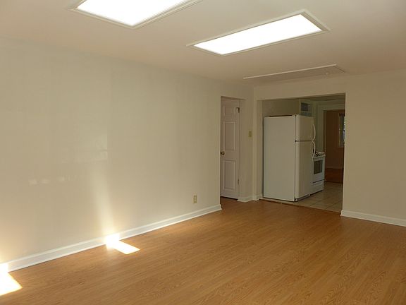 5th image of 228 Barclay Rd