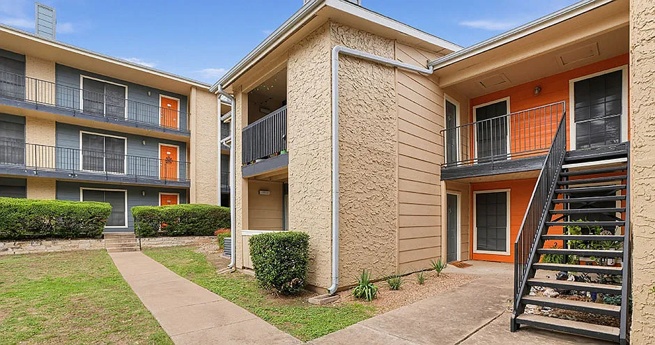The Ridge Apartments — Photo 3