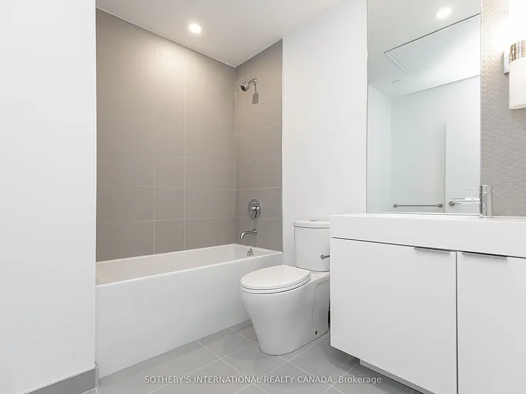 33 Helendale Ave #403 — Photo 22
