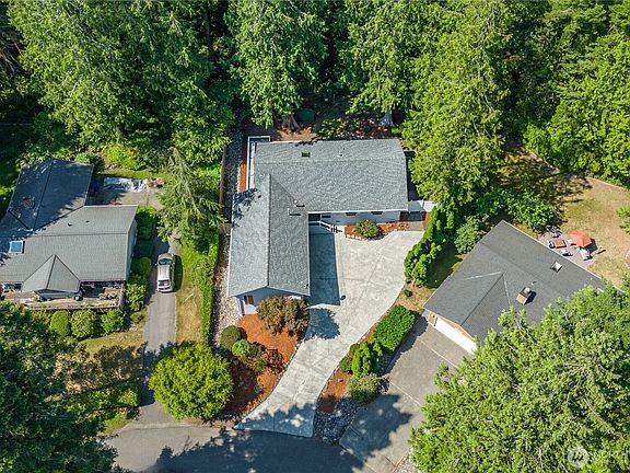 3rd image of 352 Stillaguamish Place