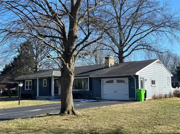 1217 Madison Rd, Fostoria, OH 44830