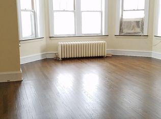 2421 W Lunt Ave APT 3, Chicago, IL 60645