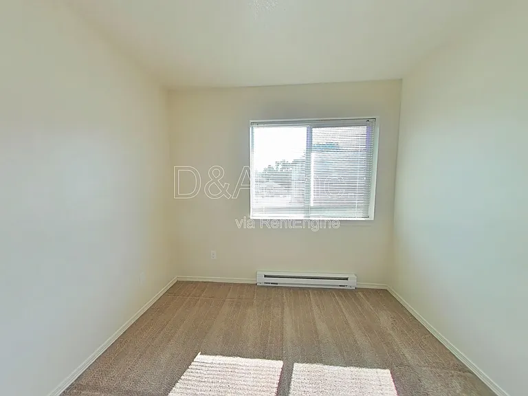 725 SW 13th St #8 — Photo 7