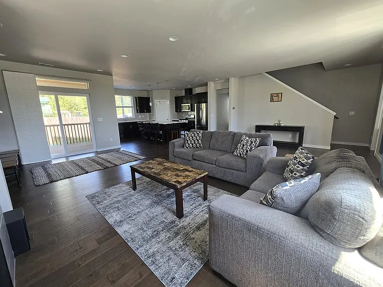 634 NW Gardenia Way — Photo 6