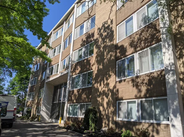 Aristocrat Apartments