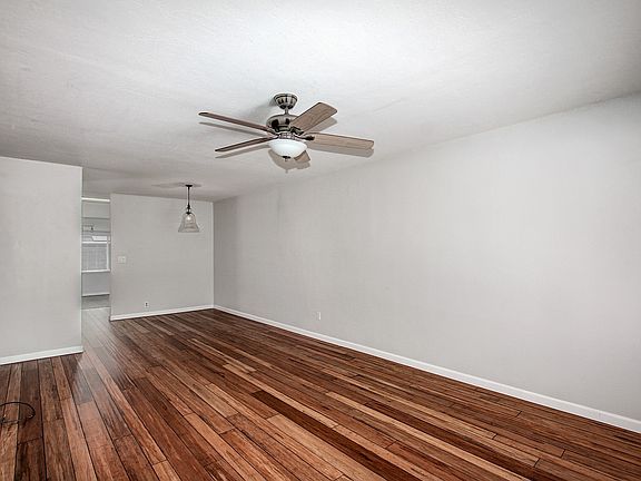 4th image of 1007 E San Juan Ave