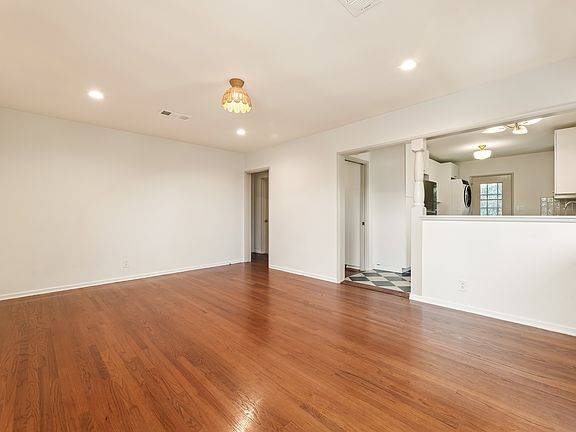 5th image of 3205 Fairesta St APT B