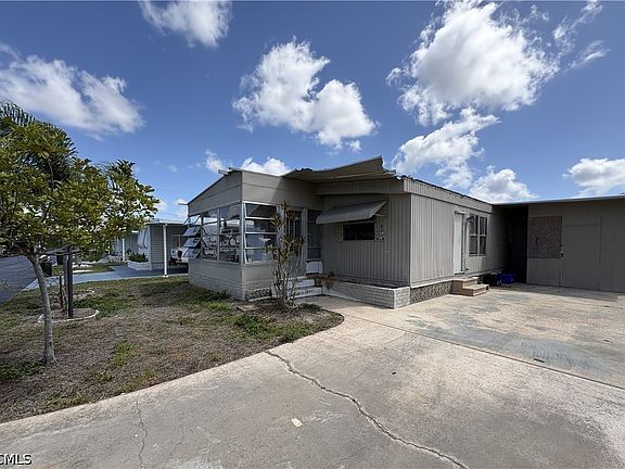 3rd image of 661 Coral Ln